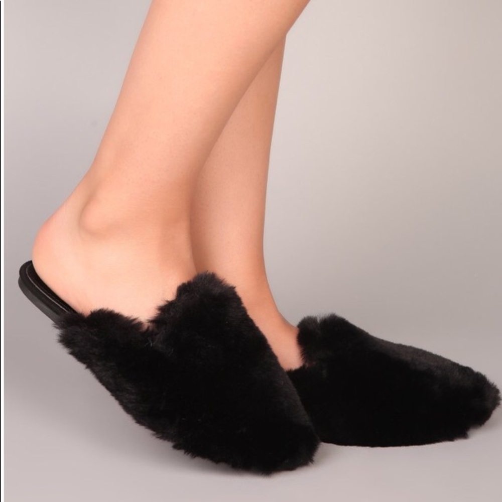 Fashion Nova Furry Slips 🥰